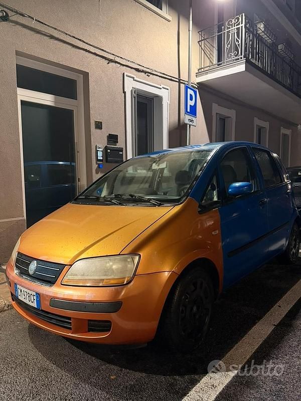 Usata Fiat Idea 2004 Blu Monovolume
