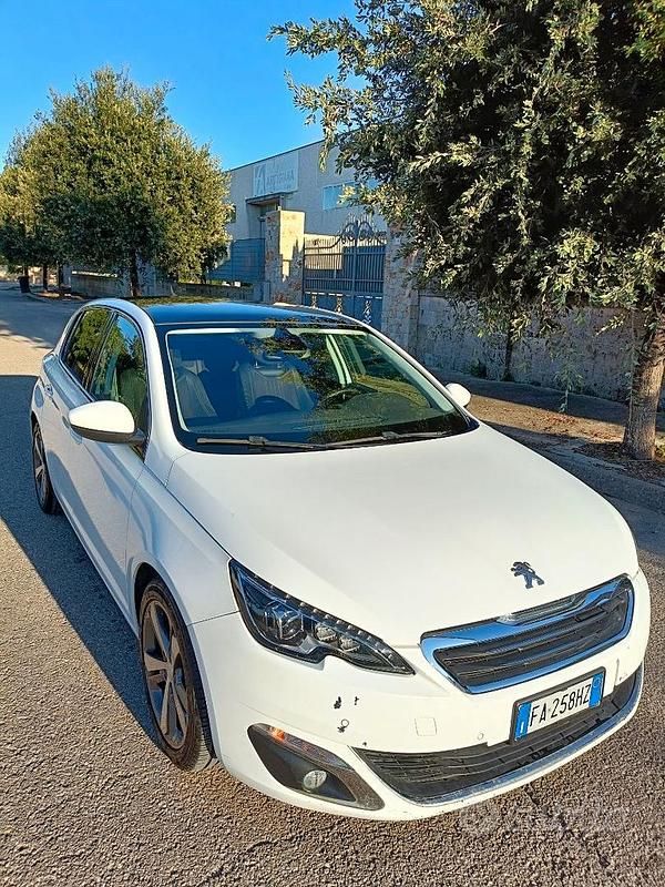 Usata Peugeot 308 Allure 120 CV (88 kW) 2015 Bianco Berlina