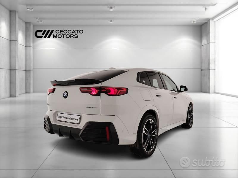Usata BMW iX2 M Sport 150 kW (204 CV) 2025 Bianco SUV