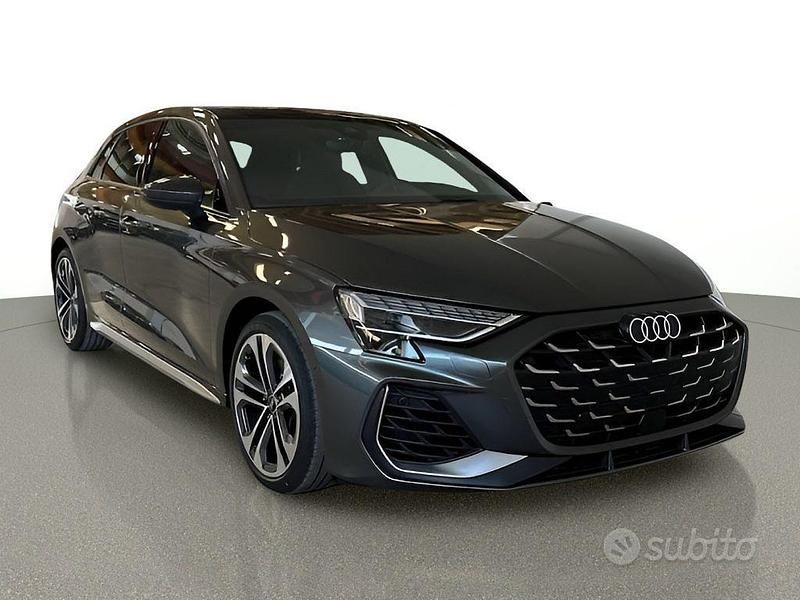 Grigio Nuova 2025 Audi S3 Tre volumi | 51.500 € (Super prezzo) - Immagine 1/4