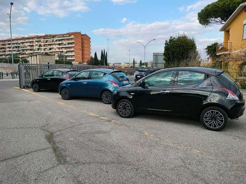 Usata Lancia Ypsilon Gold 69 CV (50 kW) 2023 Nero Utilitaria