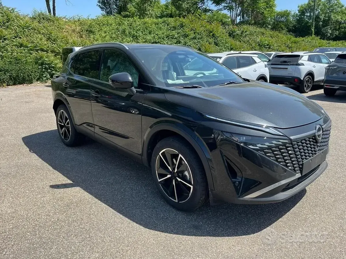 Nuova Nissan Qashqai Tekna 158 CV (116 kW) 2026 Grigio SUV
