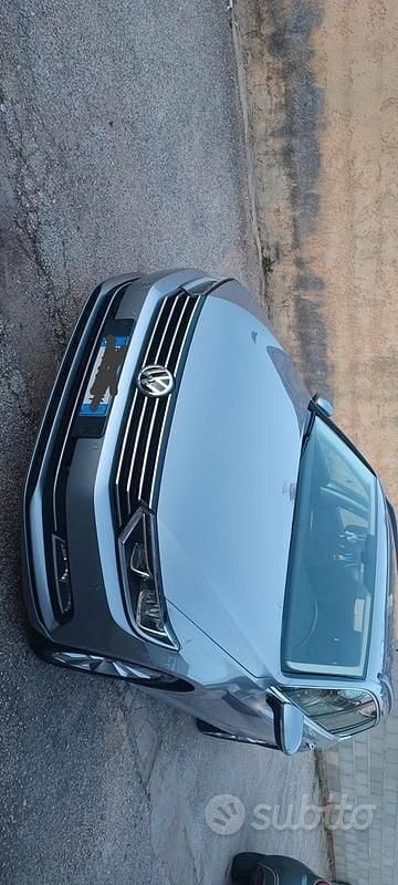 Usata VW Passat 150 CV (110 kW) 2019 Grigio Station wagon