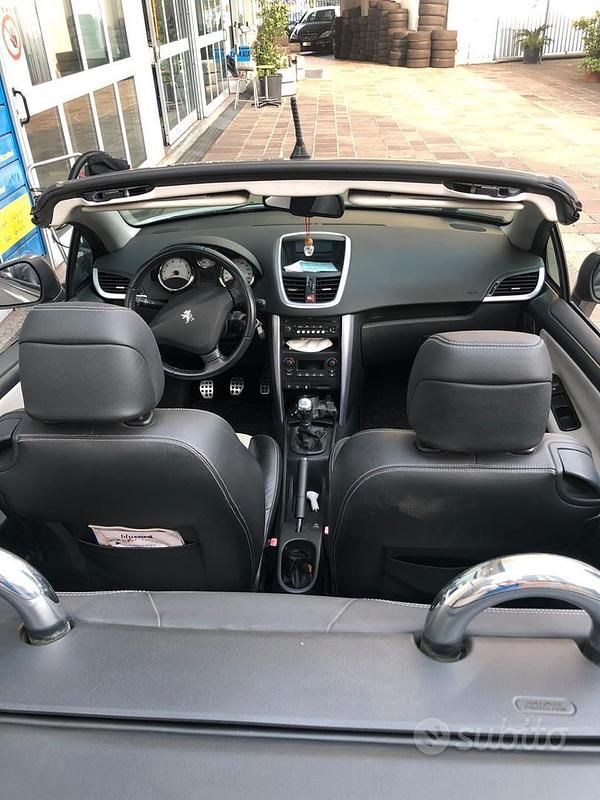 Usata Peugeot 207 CC 120 CV (88 kW) 2008 Grigio Cabrio