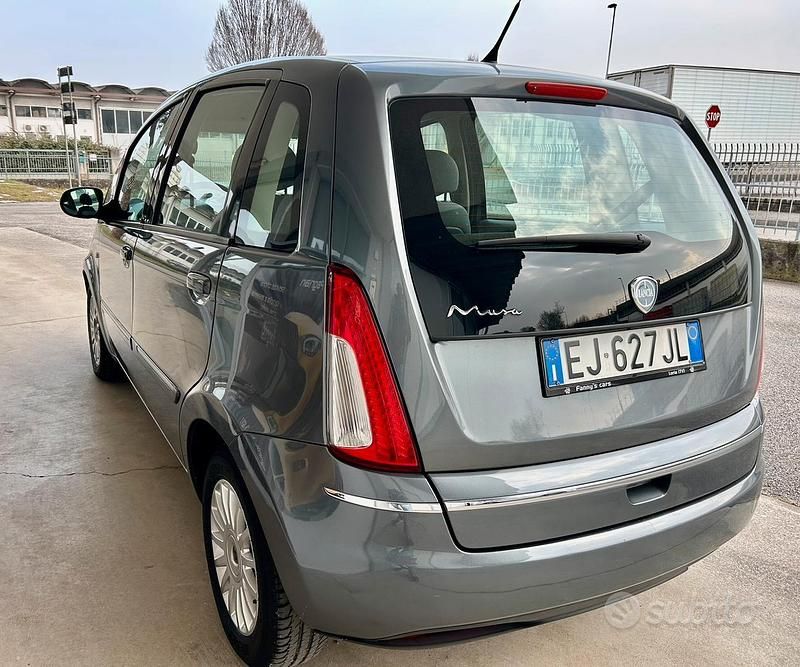 Usata Lancia Musa 95 CV (69 kW) 2011 Monovolume