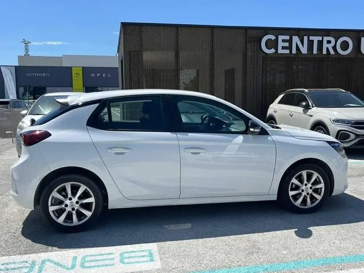 Usata Opel Corsa Edition 102 CV (75 kW) 2022 Bianco Utilitaria