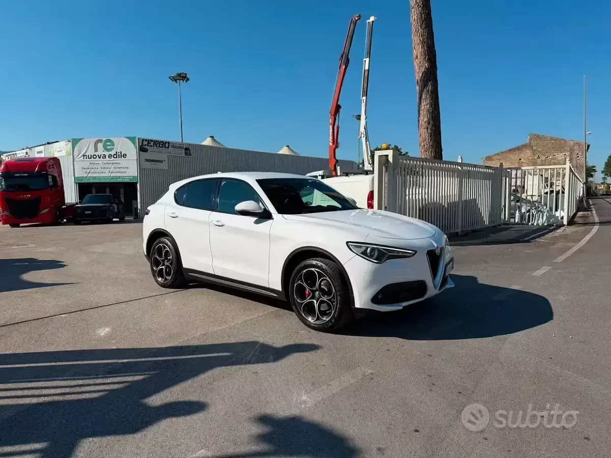 Usata Alfa Romeo Stelvio Veloce 209 CV (153 kW) 2021 Bianco SUV