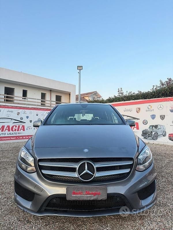 Usata Mercedes B200 Executive 136 CV (100 kW) 2015 Grigio Monovolume
