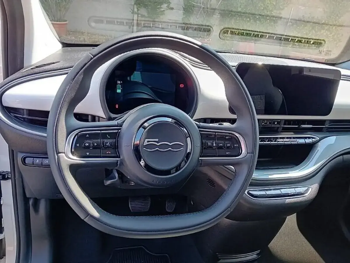 Usata Fiat 500e 69 kW (95 CV) 2025 Bianco Berlina