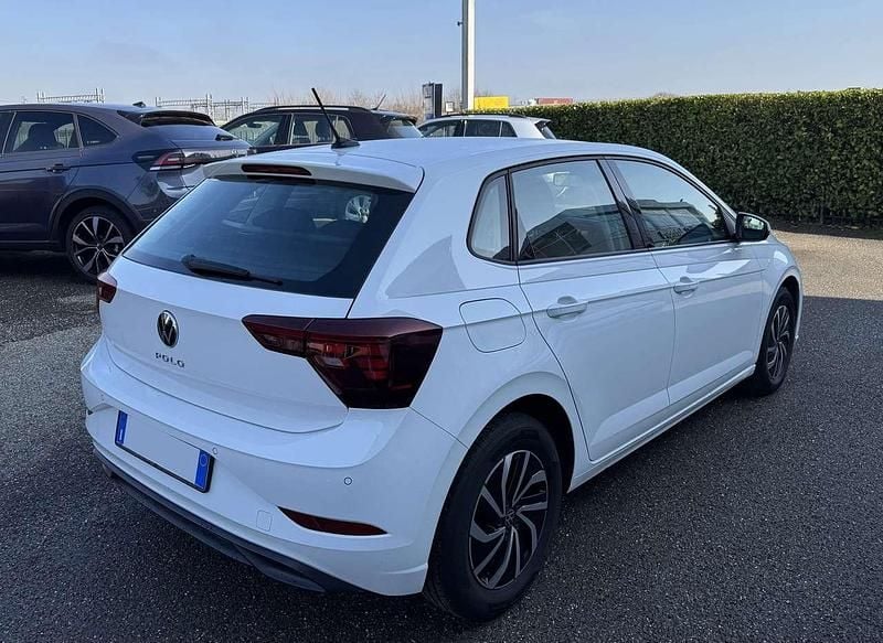 Usata VW Polo Life 95 CV (69 kW) 2023 Bianco Utilitaria