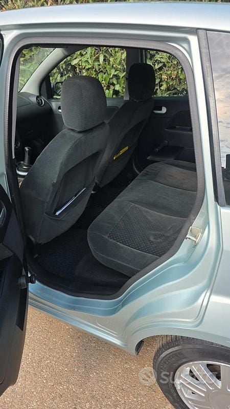 Usata Ford Fiesta 80 CV (58 kW) 2004 Verde Utilitaria