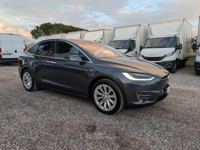 Usata Tesla Model X 158 kW (215 CV) 2018 Blu SUV