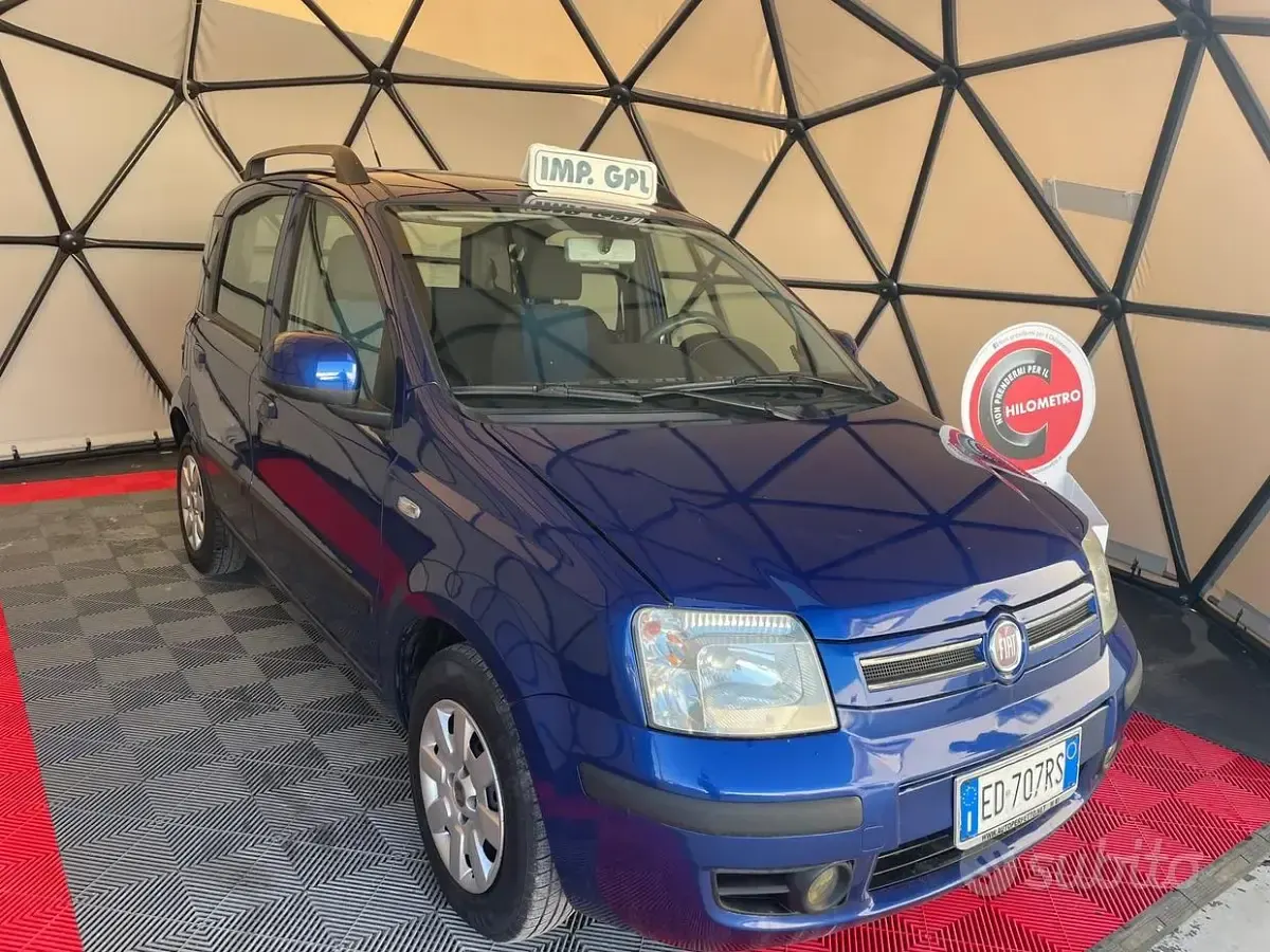 Usata Fiat Panda Dynamic 60 CV (44 kW) 2010 Bluazzurro Utilitaria