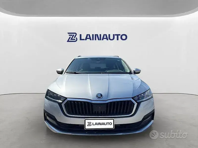 Begagnad Skoda Octavia Ambition 116 HK (85 kW) 2023 Silver Kombi