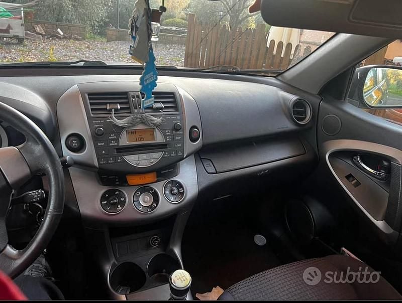 Usata Toyota RAV4 Luxury 177 CV (130 kW) 2007 Nero SUV