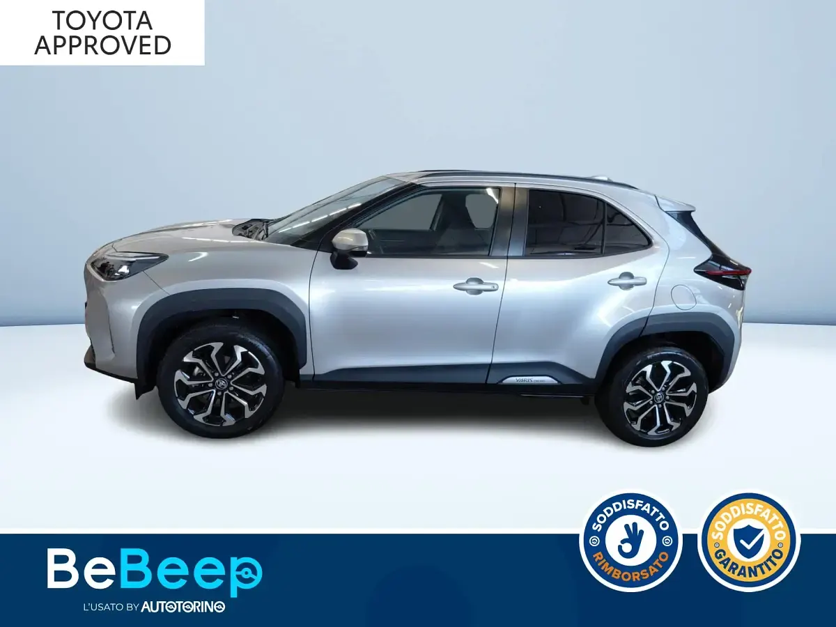 Usata Toyota Yaris Trend 92 CV (67 kW) 2023 Argento metallizzato Utilitaria