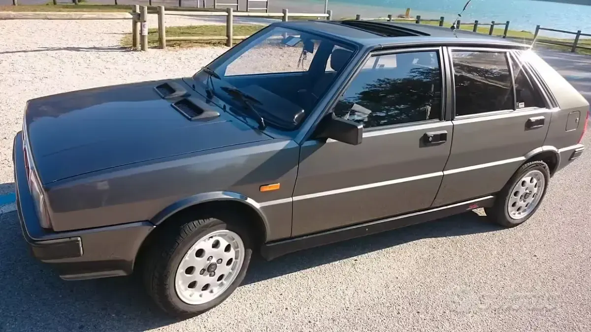 Usata Lancia Delta 140 CV (102 kW) 1990 Grigio Utilitaria