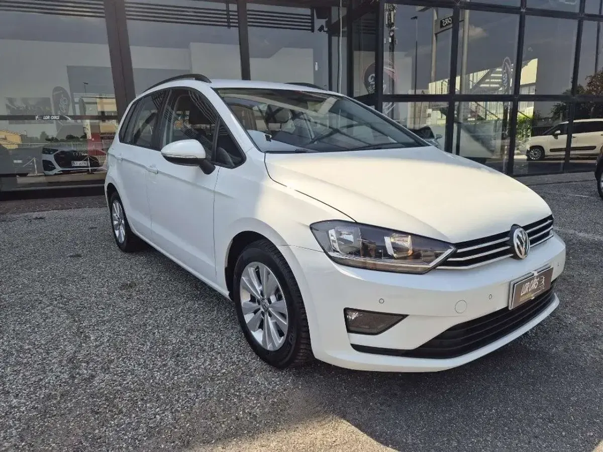 Usata VW Golf Sportsvan Comfortline 116 CV (85 kW) 2017 Bianco Monovolume