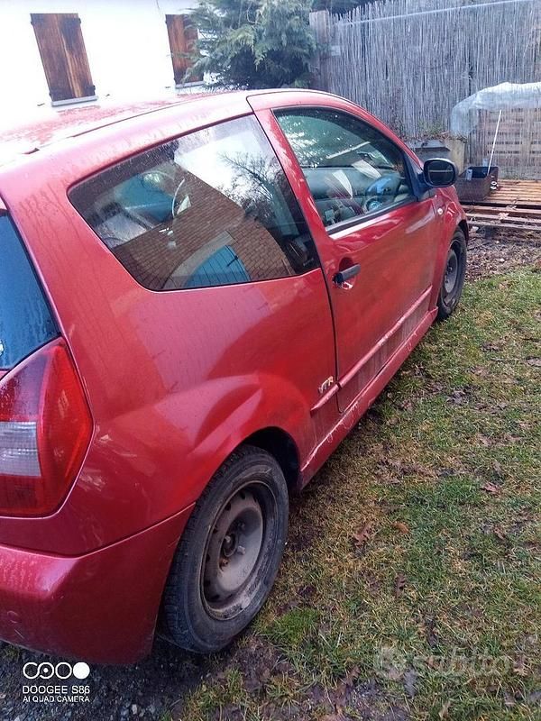 Usata Citroën C2 70 CV (51 kW) 2005 Rosso Utilitaria