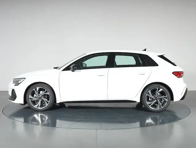 Usata Audi A3 S-Line 150 CV (110 kW) 2025 Bianco arkona Berlina