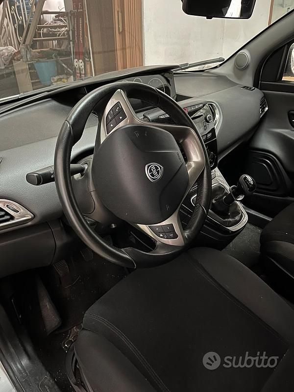 Usata Lancia Ypsilon 2014 Grigio Utilitaria