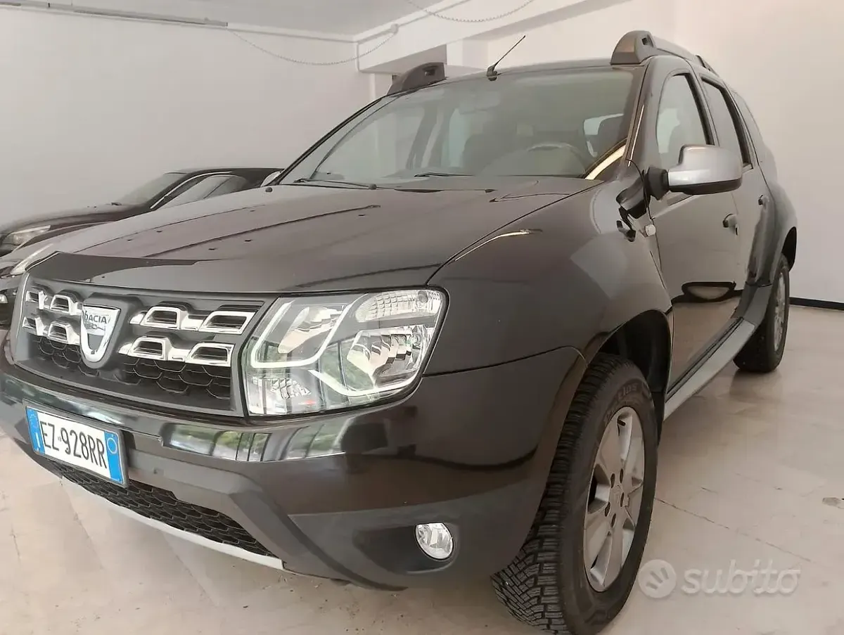 Usata Dacia Duster Lauréate 109 CV (80 kW) 2015 Nero SUV
