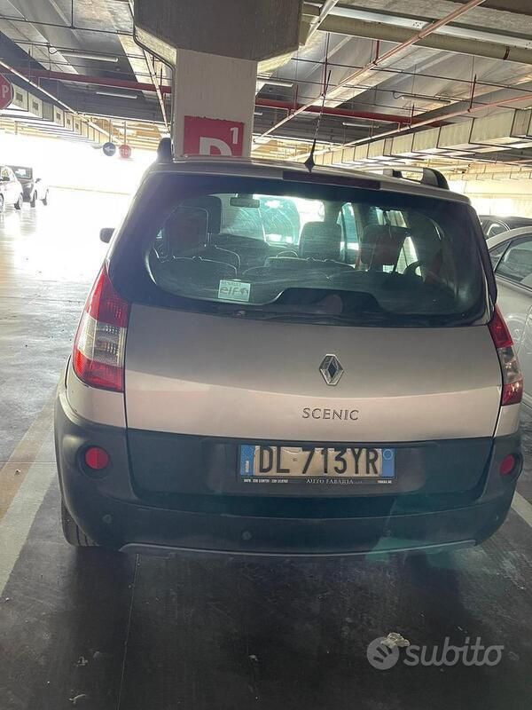 Usata Renault Scénic III 130 CV (95 kW) 2010 Grigio Monovolume