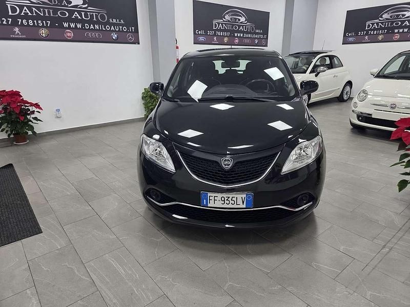 Other Usata 2016 Lancia Ypsilon Platinum Due volumi | 8300 € (Cara) - Immagine 1/4