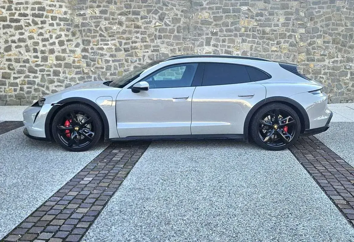 Usata Porsche Taycan Cross Turismo 139 kW (190 CV) 2022 Grigio Station wagon