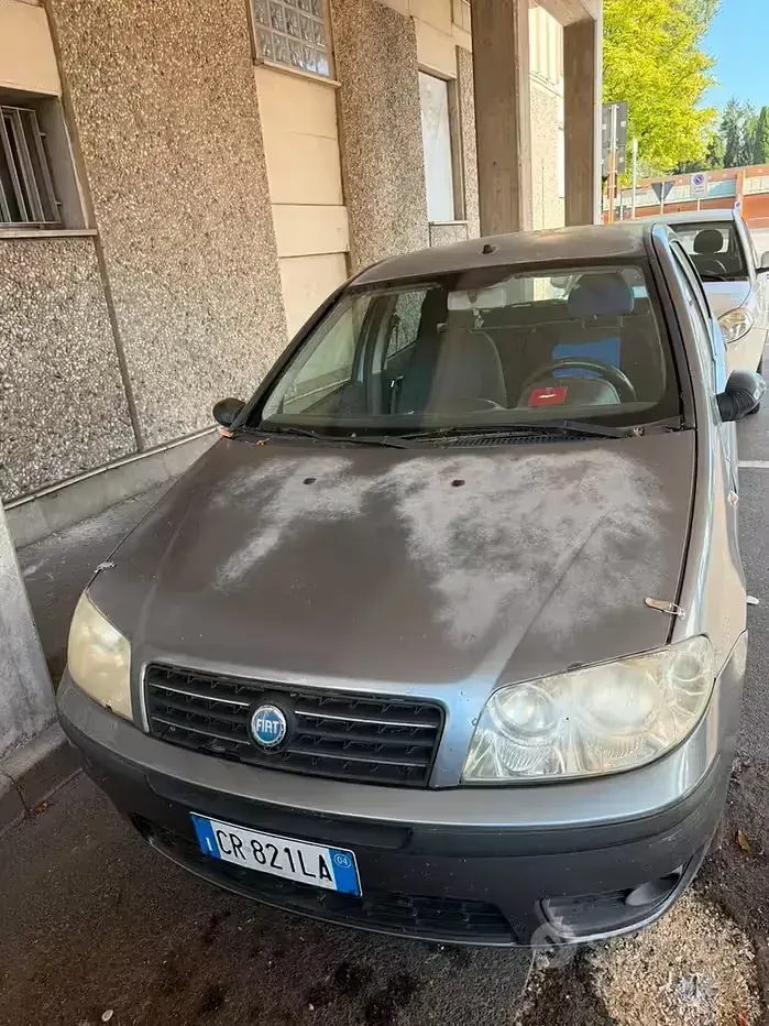 Usata Fiat Punto 69 CV (50 kW) 2004 Utilitaria