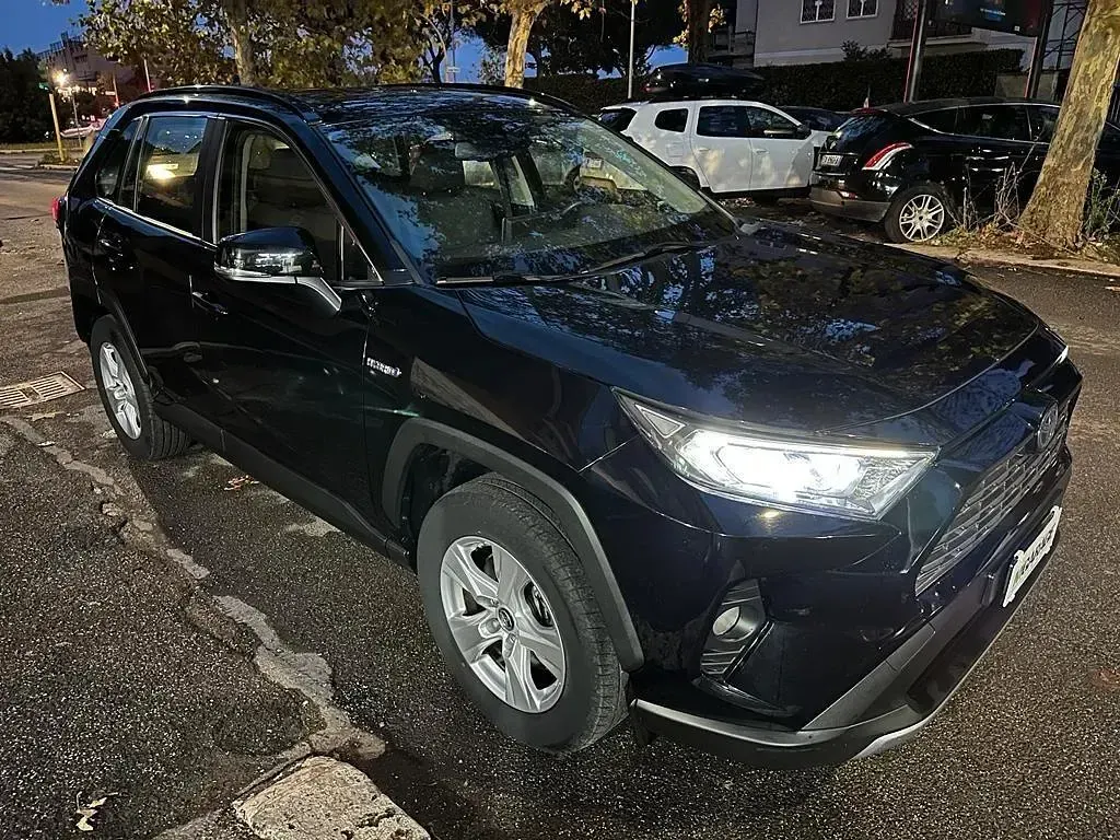 Usata Toyota RAV4 Hybrid Business Edition 178 CV (130 kW) 2019 Nero SUV