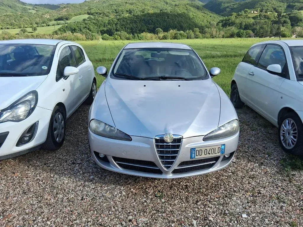 Usata Alfa Romeo 147 Distinctive 120 CV (88 kW) 2006 Grigio Utilitaria