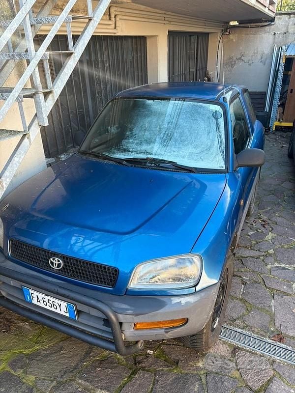 Blu Usata 1997 Toyota RAV4 SUV | 1700 € (Super prezzo) - Immagine 1/4