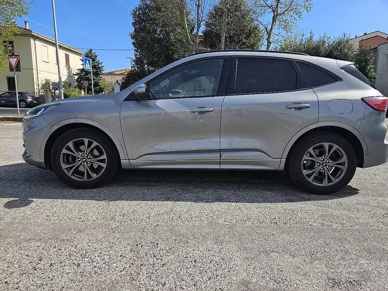 Usata Ford Kuga ST-Line 150 CV (110 kW) 2023 Grigio SUV