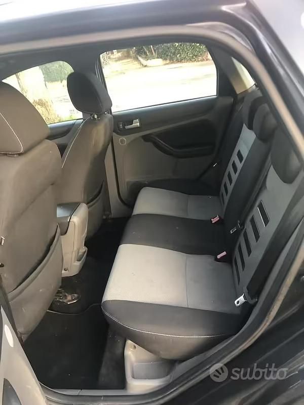 Usata Ford Focus 2010 Grigio Station wagon