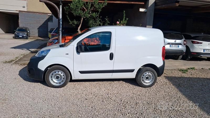 Bianco Usata 2021 Fiat Fiorino Furgone | 9700 € (Ottimo prezzo) - Immagine 1/4