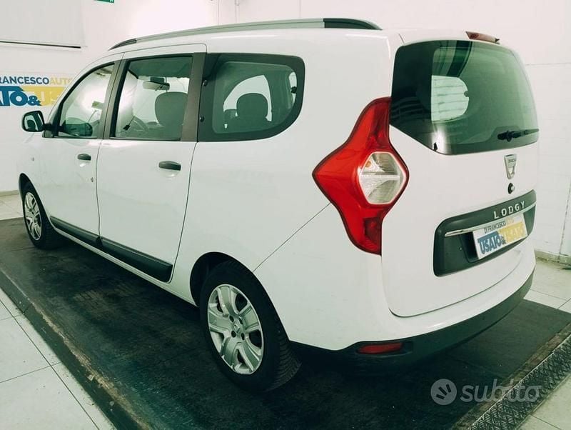 Usata Dacia Lodgy Comfort 116 CV (85 kW) 2021 Bianco metallizzato Monovolume