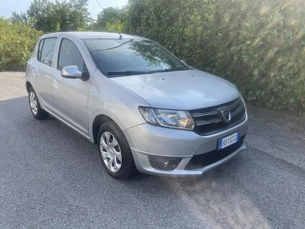 Usata Dacia Sandero Lauréate 75 CV (55 kW) 2014 Berlina