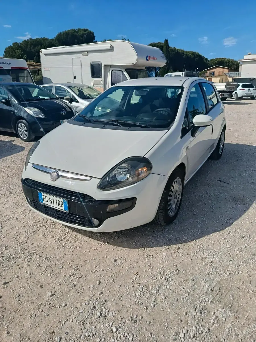 Usata Fiat Grande Punto S 75 CV (55 kW) 2011 Bianco Utilitaria