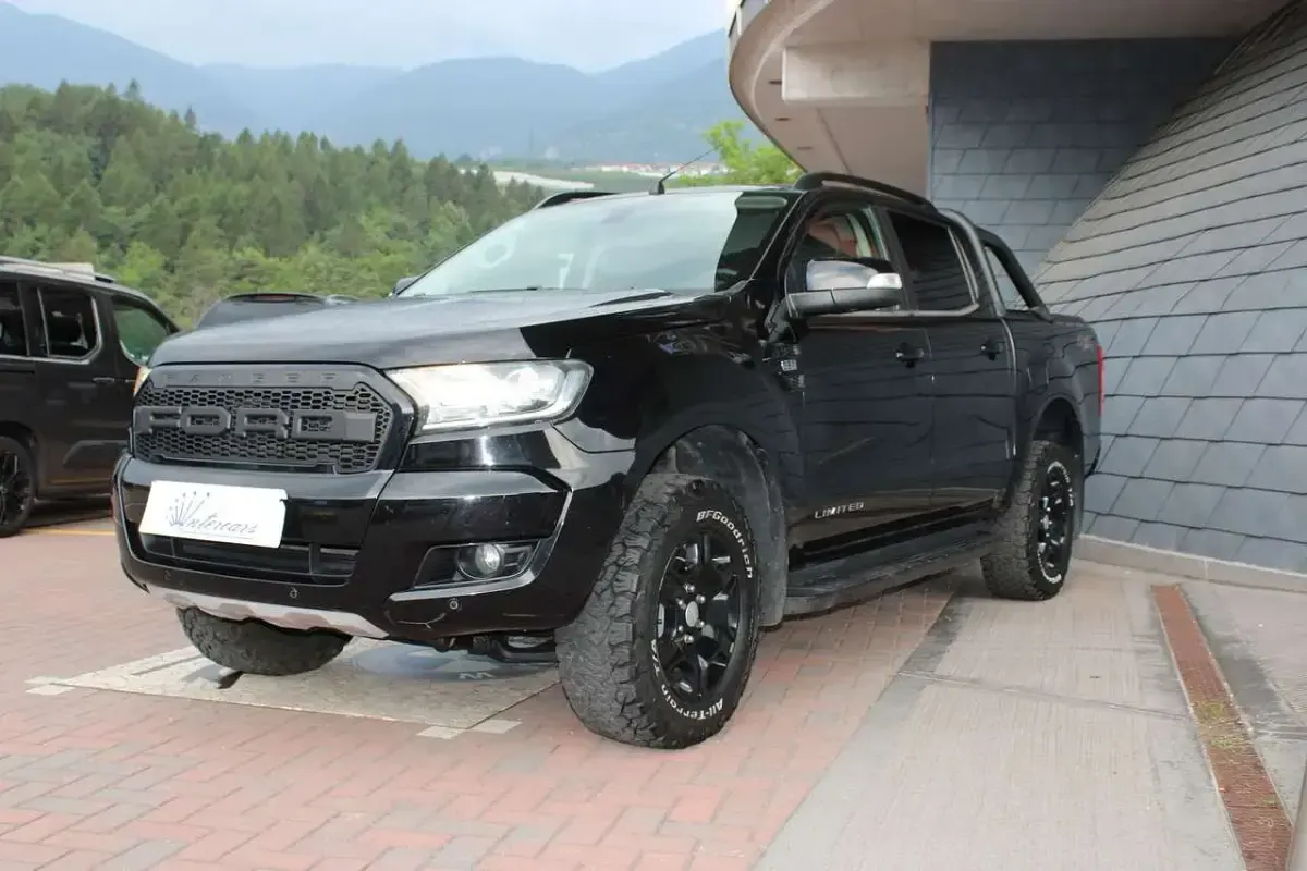 Usata Ford Ranger Limited 200 CV (147 kW) 2018 Nero Pick-up