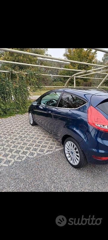 Usata Ford Fiesta 73 CV (53 kW) 2011 Berlina