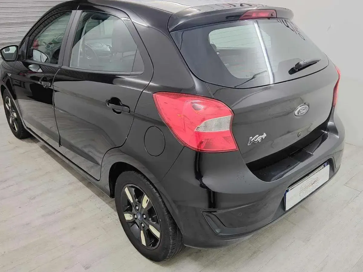 Usata Ford Ka 86 CV (63 kW) 2018 Nero Berlina