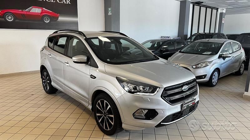 Usata Ford Kuga ST 150 CV (110 kW) 2019 Argento SUV