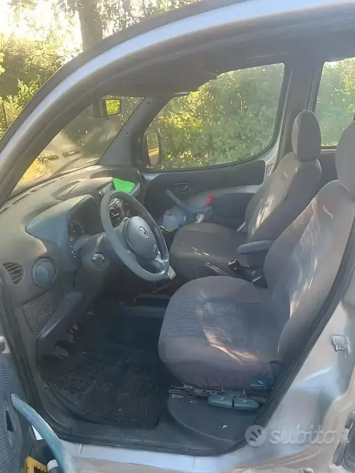 Usata Fiat Doblò 101 CV (74 kW) 2002 Grigio Monovolume