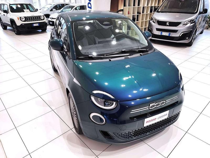 Nuova Fiat 500 Pop 65 CV (47 kW) 2026 Blu/azzurro Berlina