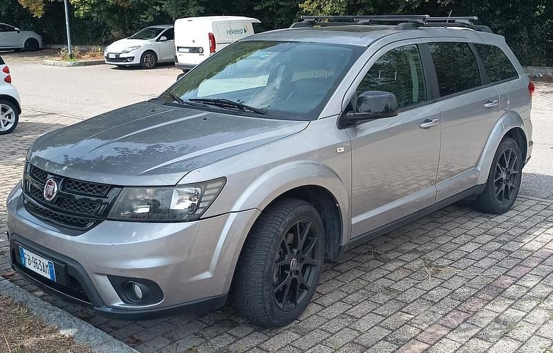 Usata Fiat Freemont Black Code 170 CV (125 kW) 2015 Grigio SUV