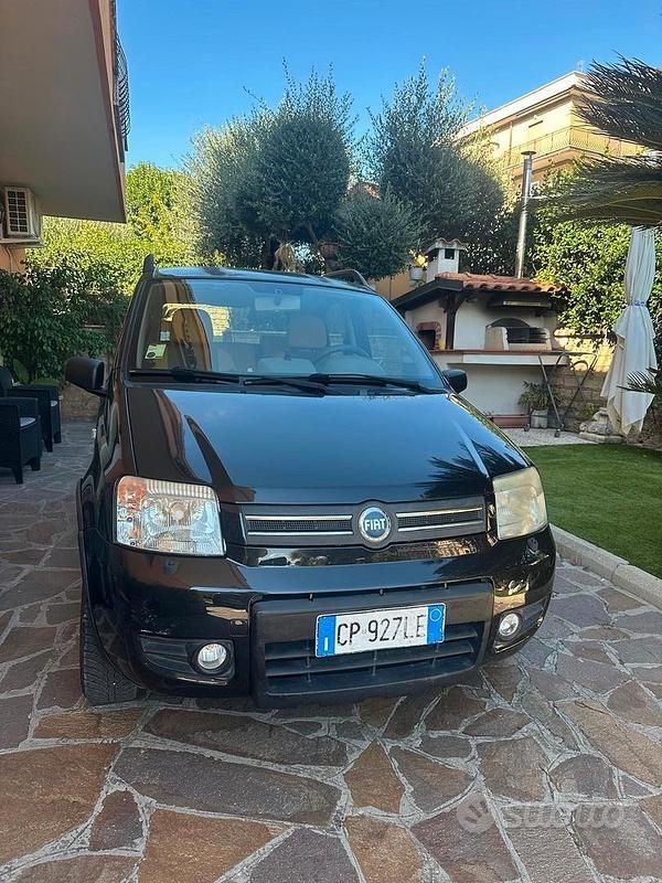 Nero Usata 2004 Fiat Panda 4x4 Climbing Due volumi | 7500 € - Immagine 1/4
