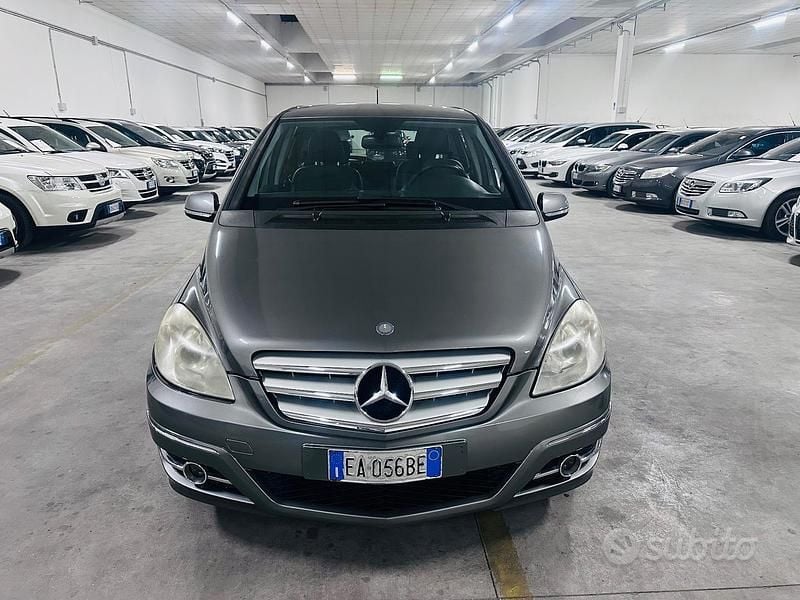 Usata Mercedes B150 Chrome 95 CV (69 kW) 2009 Grigio Monovolume