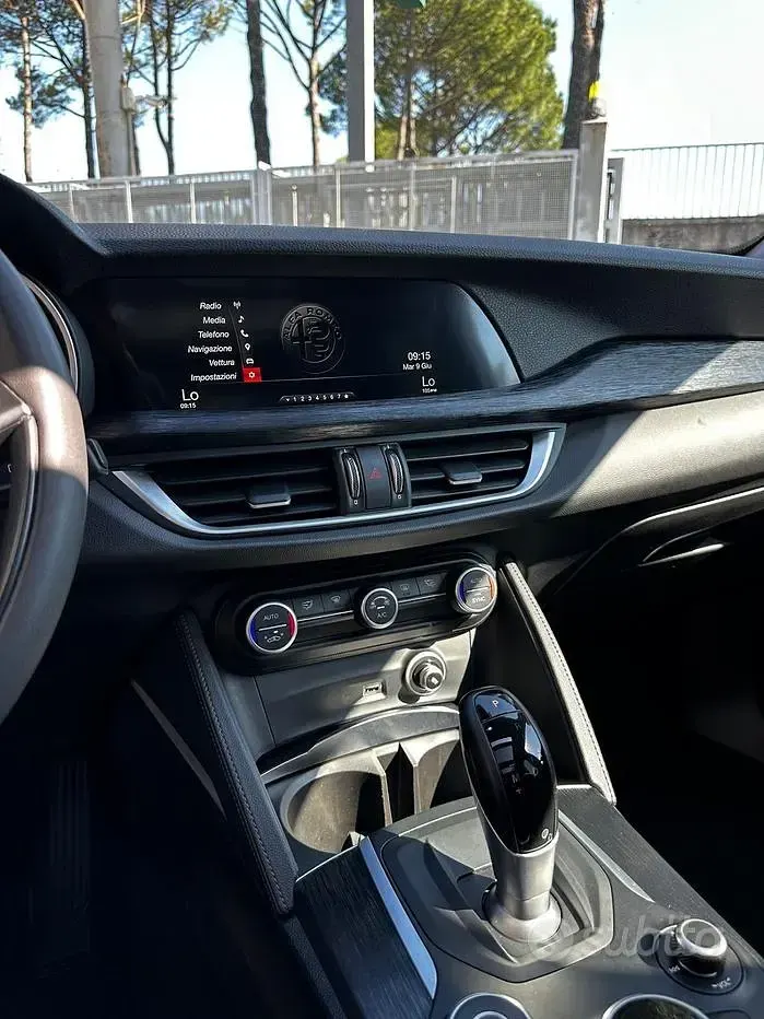 Usata Alfa Romeo Stelvio Sprint 209 CV (153 kW) 2019 Grigio SUV