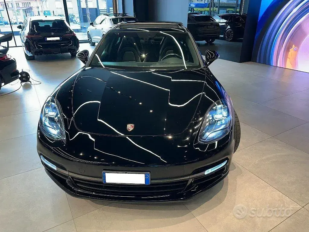 Usata Porsche Panamera 330 CV (242 kW) 2018 Nero metallizzato Utilitaria